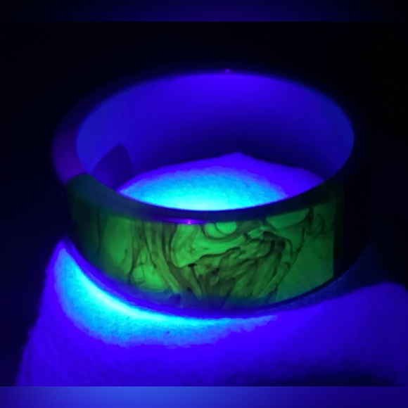 Vintage Lucite Tortoise/Green Bangle Bracelet - Picture 8 of 8